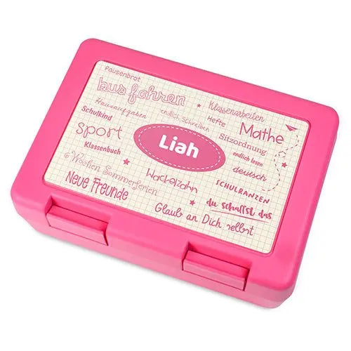 Pinke Brotzeitbox mit dem Namen Liah und einer Wortwolke rund um Schule und Schulbeginn.