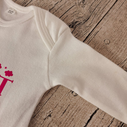 Baby Body „Eat Sleep Be Cute Repeat“ – Gr. 50/56 – handbedruckt