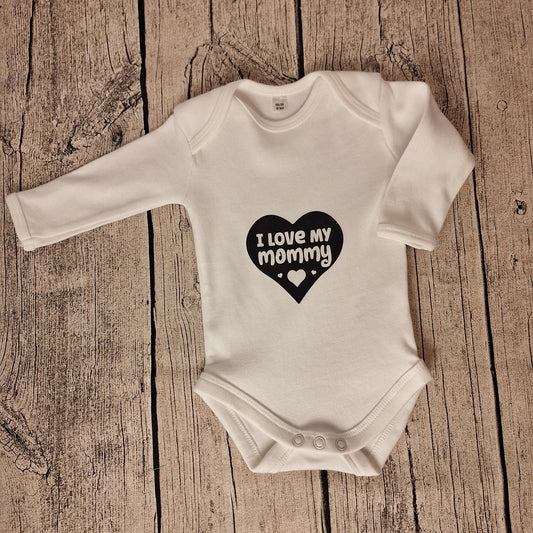 Babybody „I love my mommy“ – süßer Langarmbody mit Herzmotiv - Größe 50/56