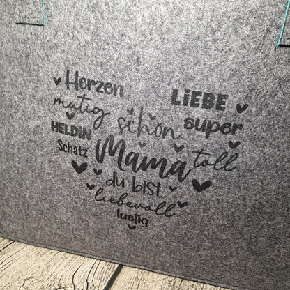 Filztasche grau-türkis – Detailansicht Aufdruck Mama